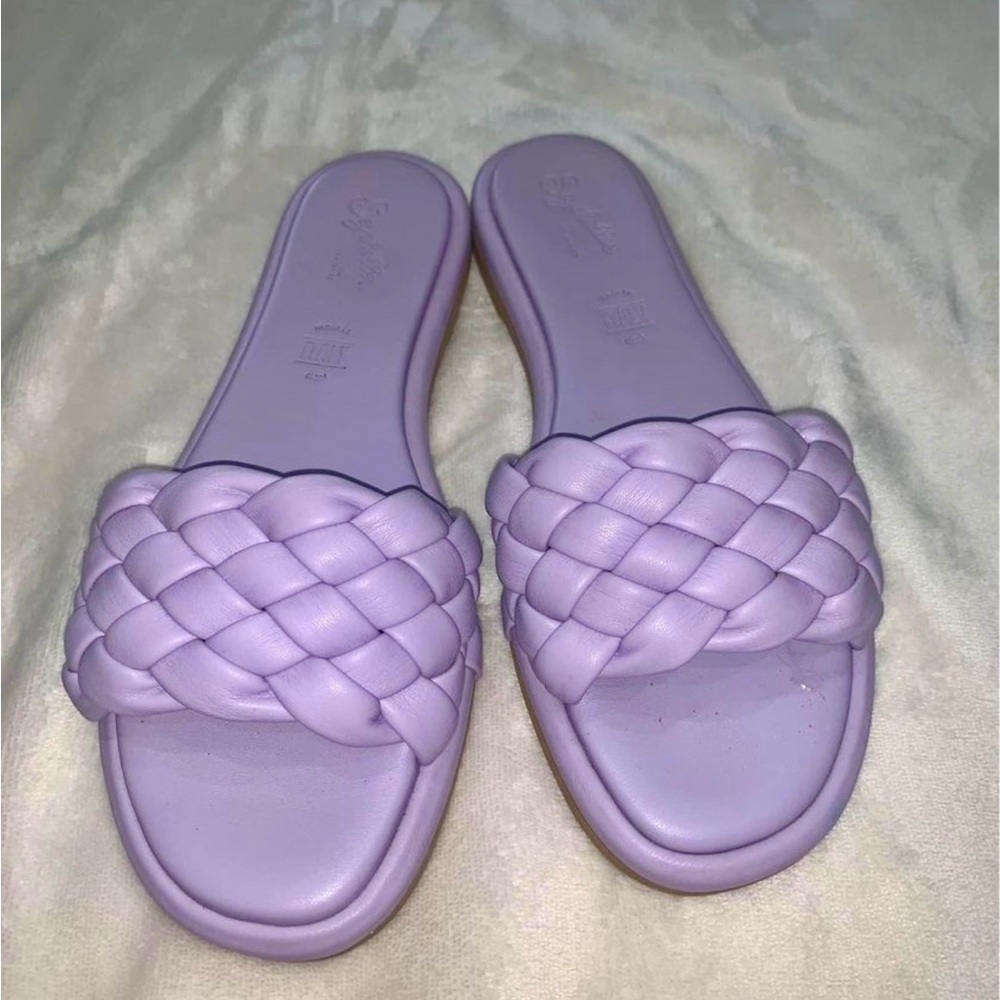 Seychelles Braided Sandals. Size 9 lavender. Upper braided with foam inside.